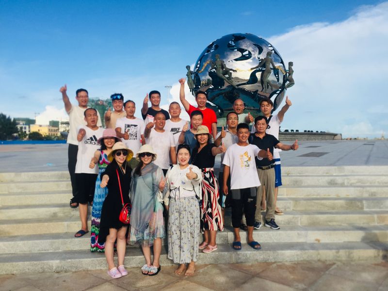 　　放飛心情，感受*美旅行